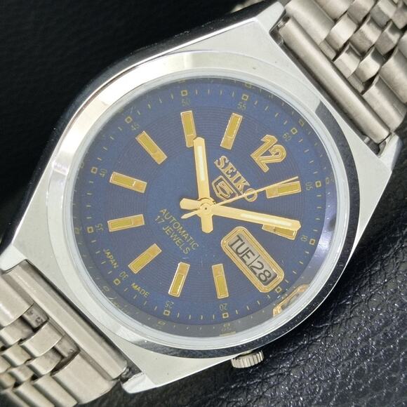 Vintage 1987 Seiko Automatic Mens Silver Watch W/daydate & Blue accents - Picture 1 of 10